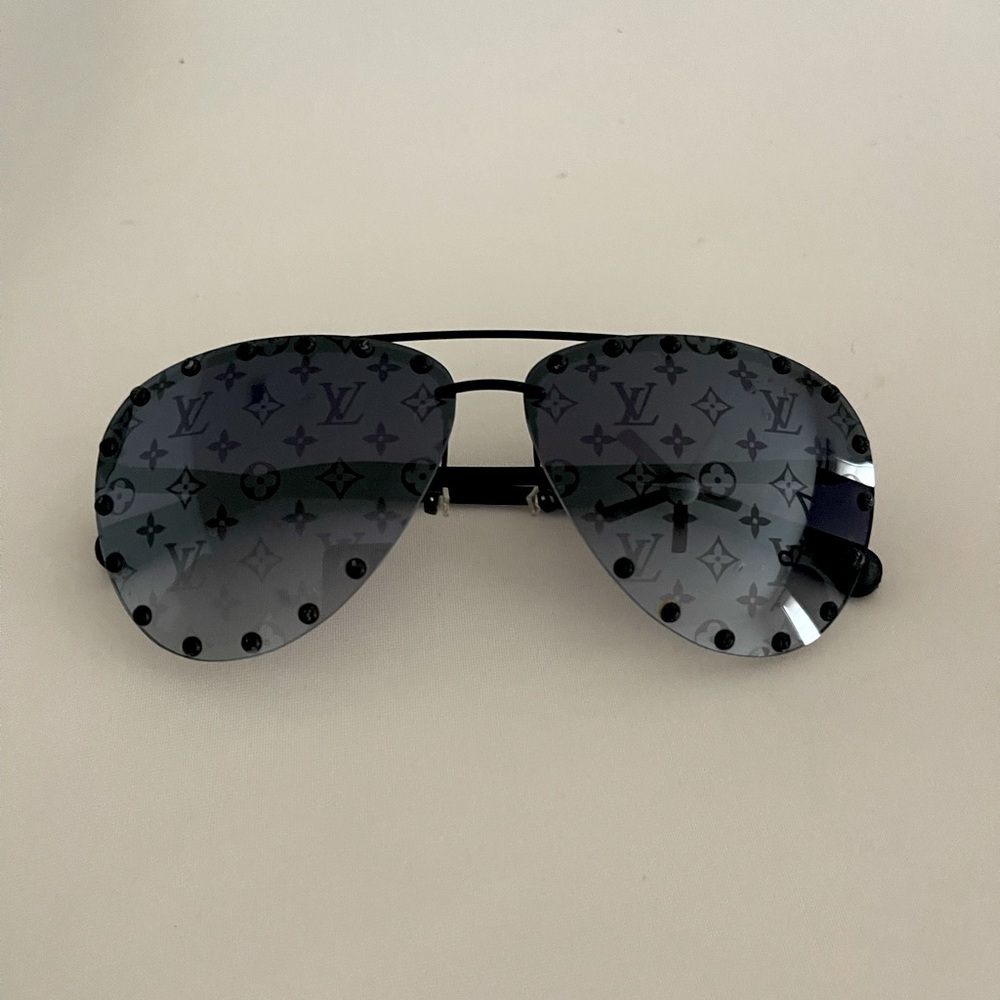 Louis Vuitton Monogram Party Aviator Sunglasses in Dark Gun